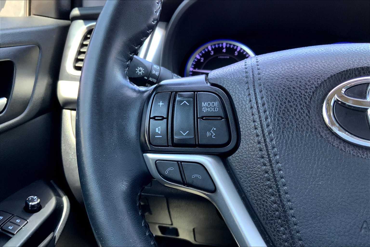 2019 Toyota Highlander XLE photo 23