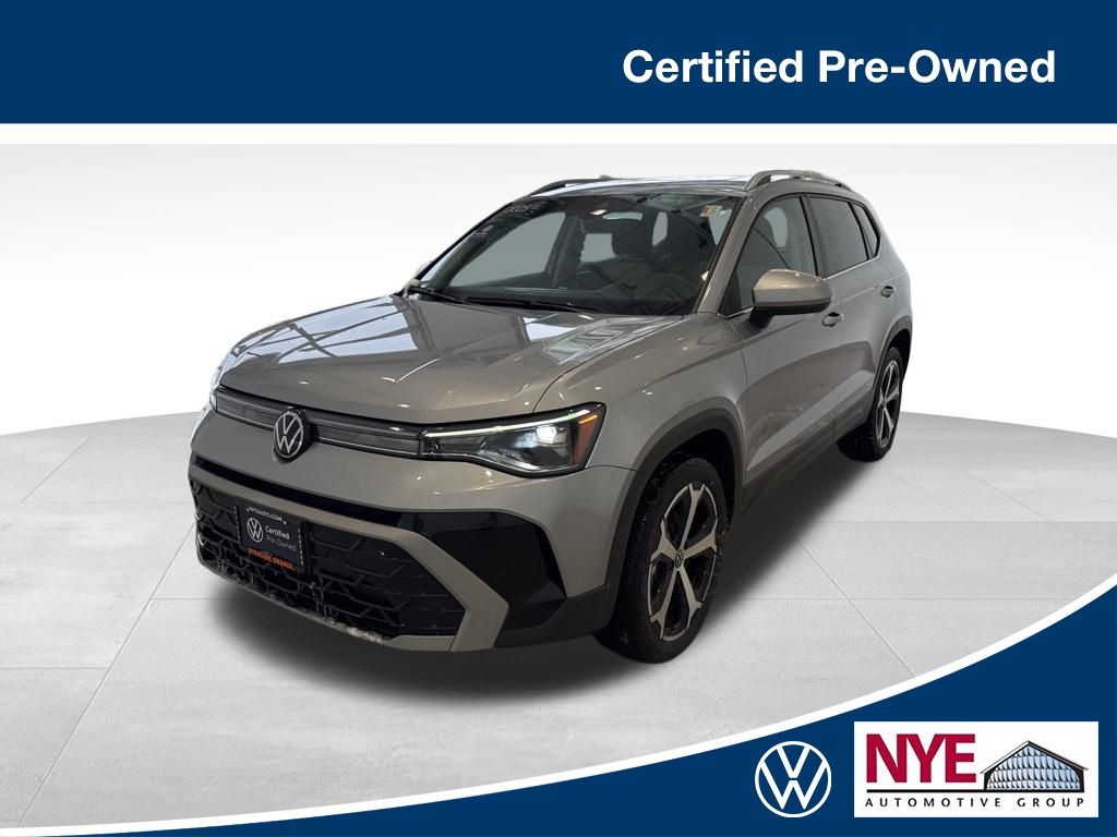 2025 Volkswagen Taos SEL's photo