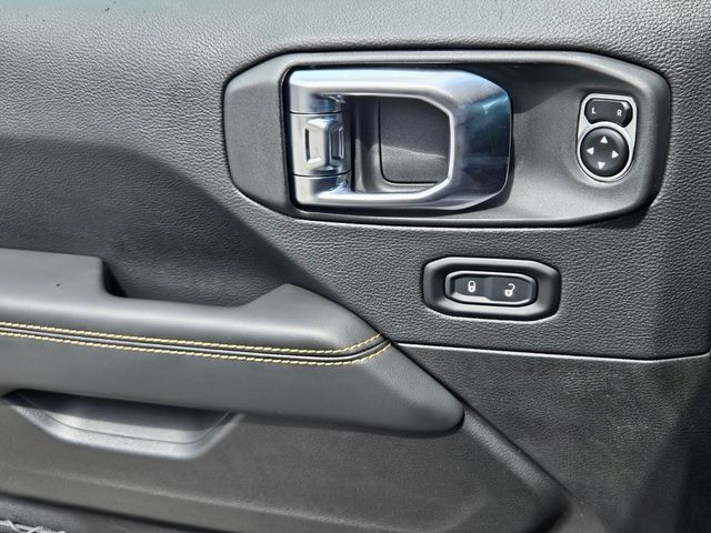 2025 Jeep Wrangler Sahara photo 12