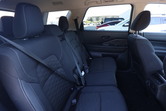 2024 Nissan Pathfinder SV photo 15