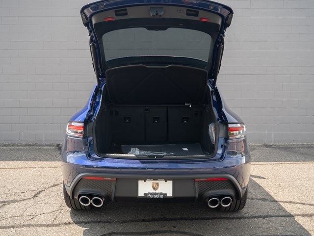 2026 Porsche Macan T photo 13