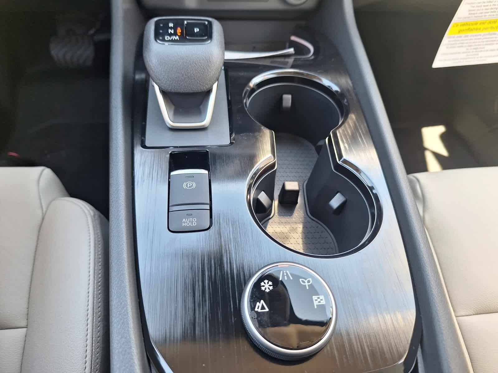2025 Nissan Rogue SL photo 17