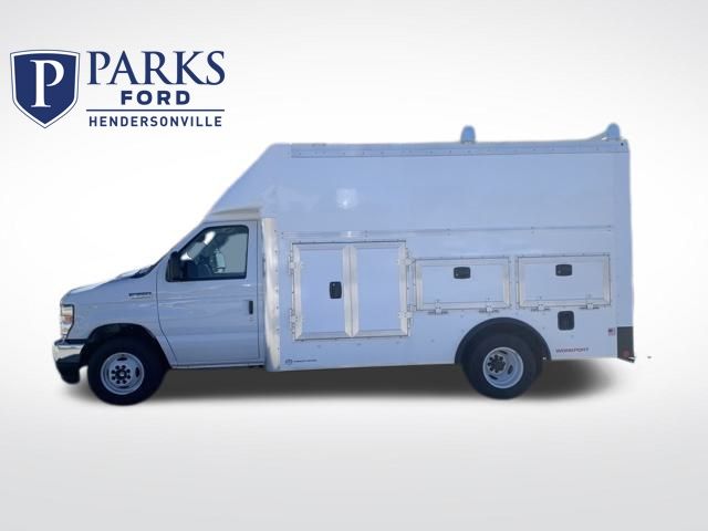 2026 Ford E-Series Cutaway Base's photo