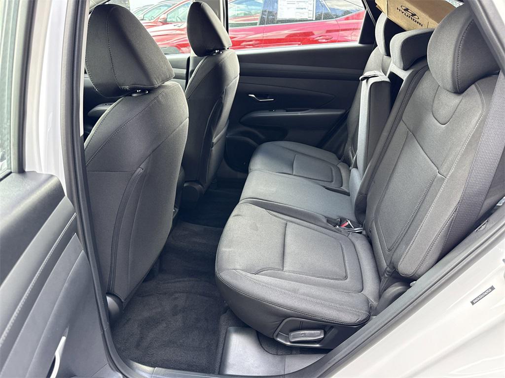 2026 Hyundai Tucson SE photo 12