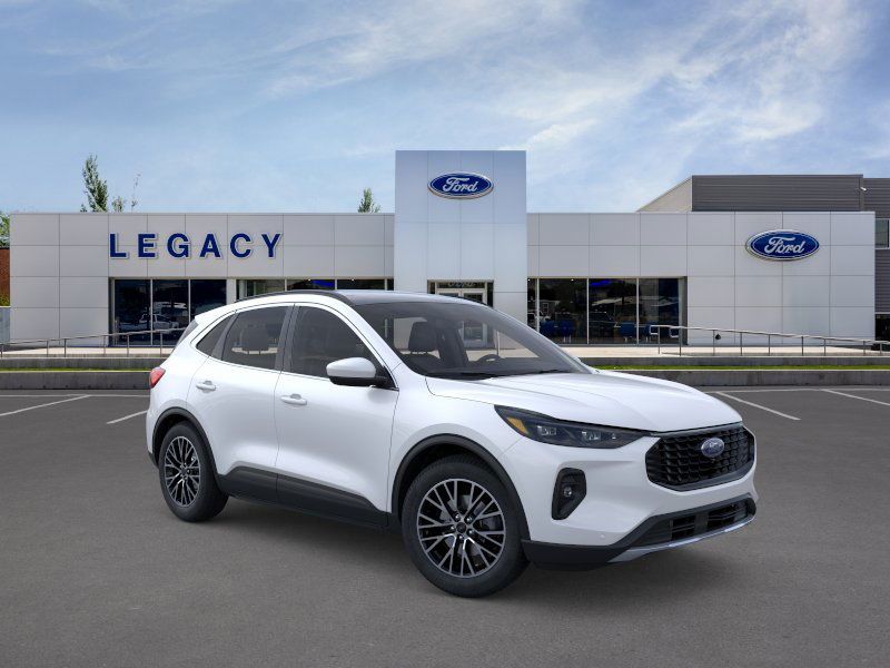 2025 Ford Escape PHEV's photo