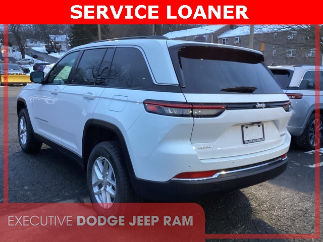 2025 Jeep Grand Cherokee Laredo X photo 2