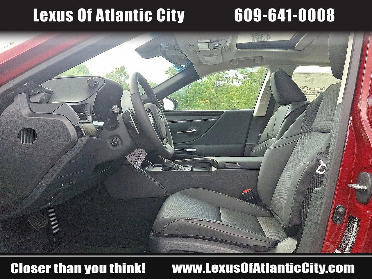 2025 Lexus ES 300h photo 13