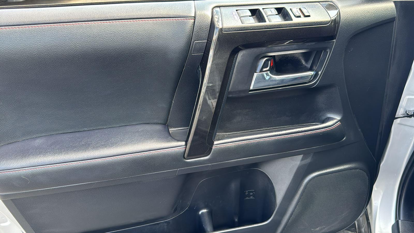 2021 Toyota 4Runner TRD photo 12