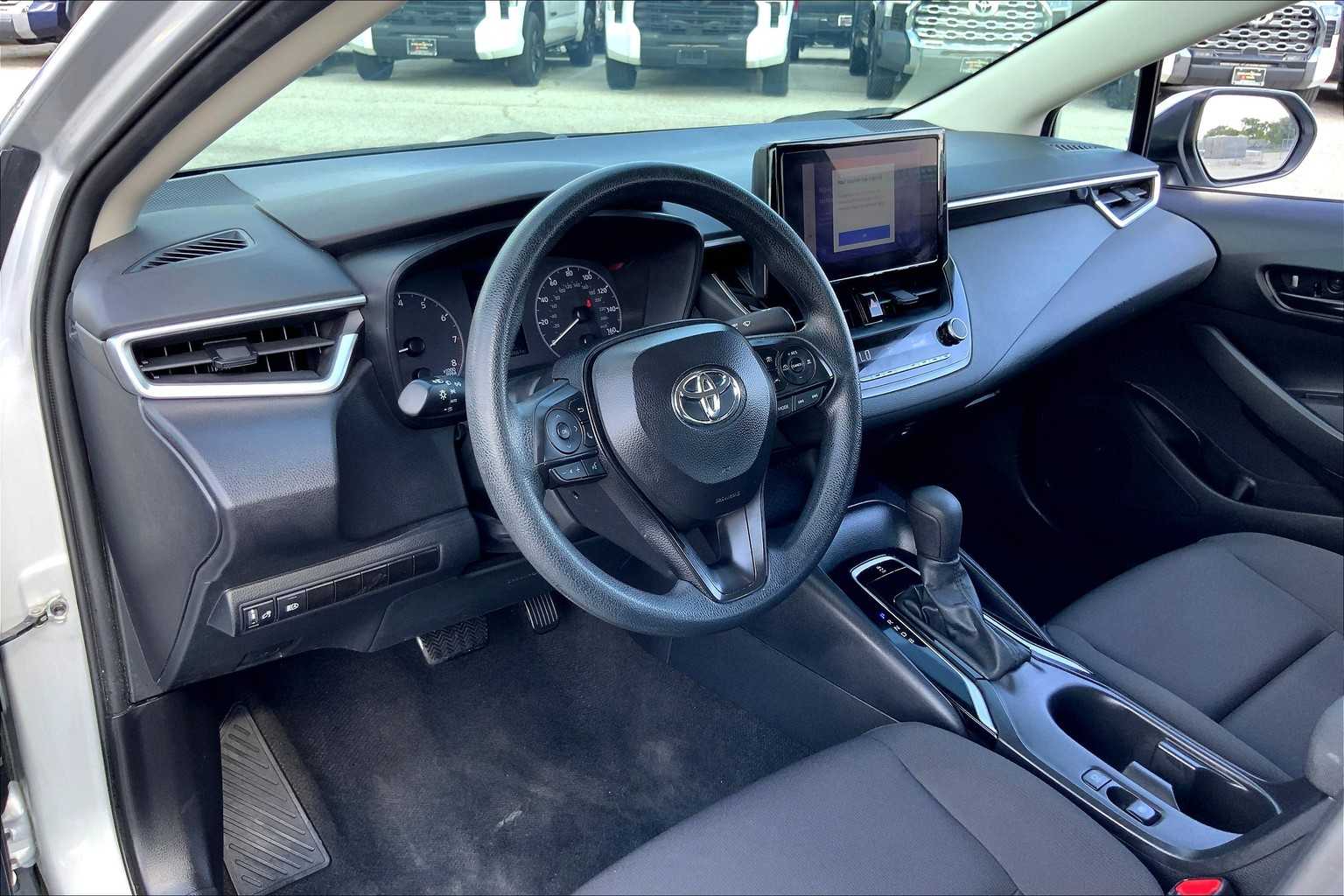 2024 Toyota Corolla LE photo 16