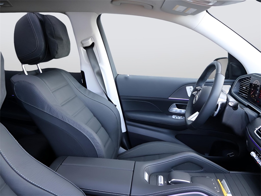 2025 Mercedes Benz GLS 450 4MATIC photo 9