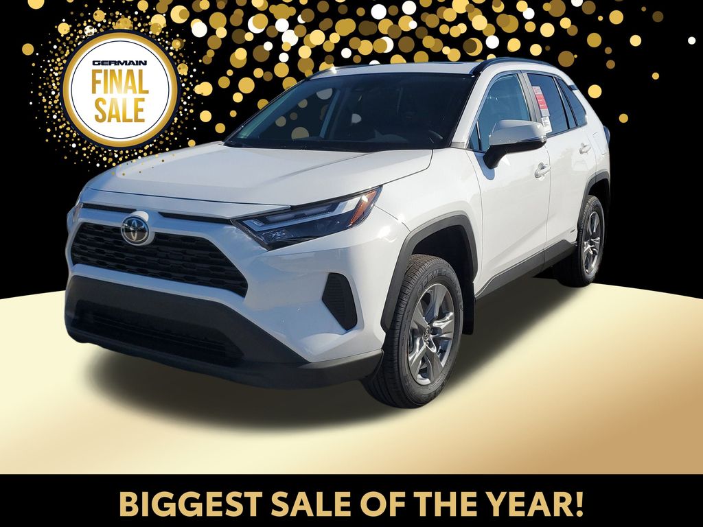 2025 Toyota RAV4 XLE's photo