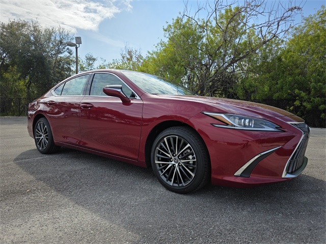 2025 Lexus ES 350's photo