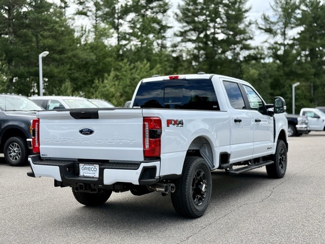 2025 Ford F-350 XL photo 4