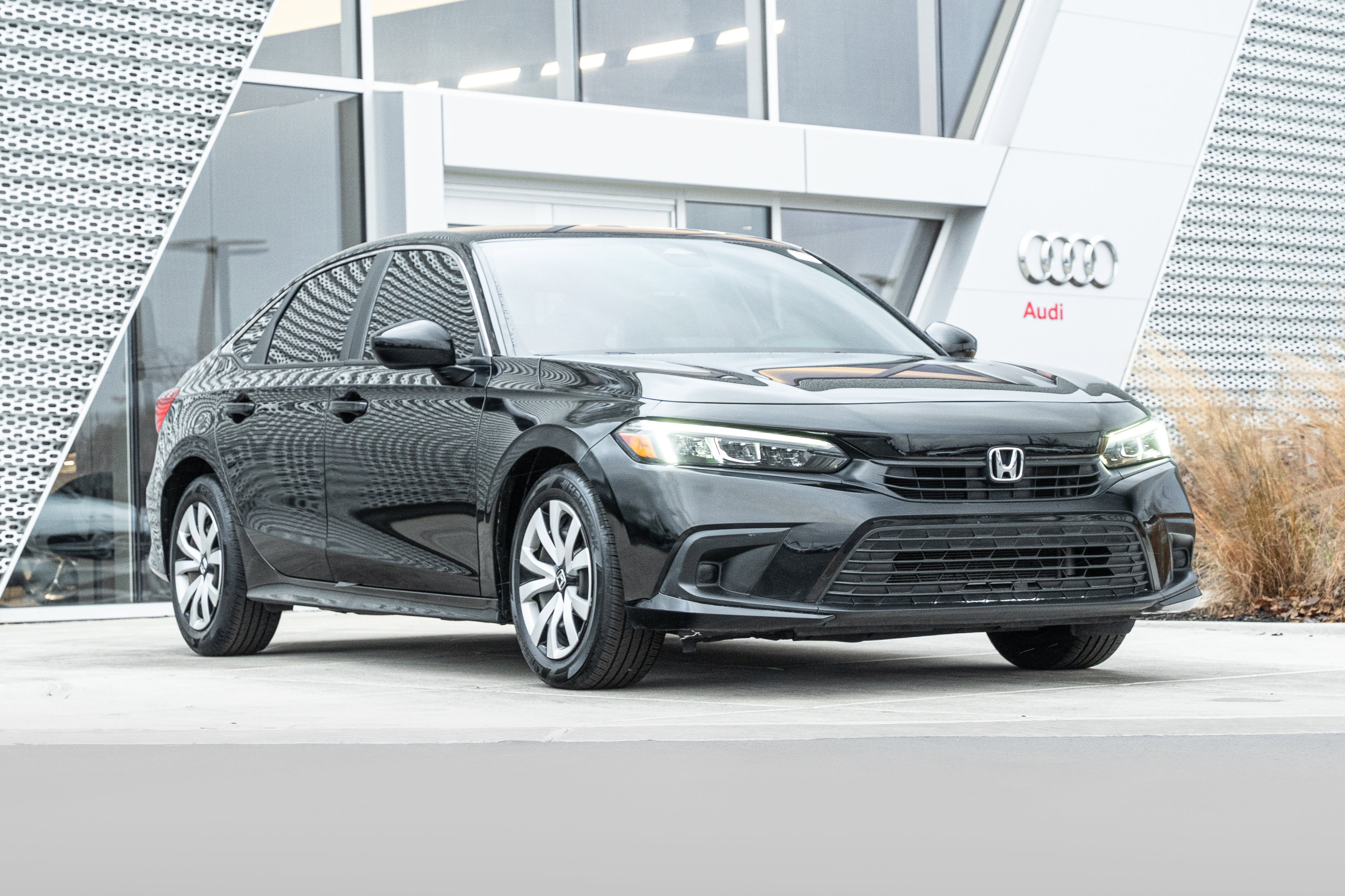 2022 Honda Civic LX's photo