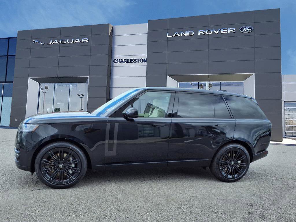 2025 Land Rover Range Rover SE photo 2