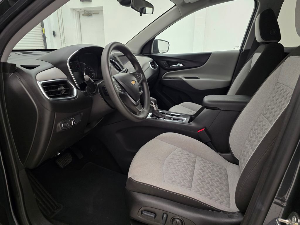 2023 Chevrolet Equinox LT photo 32