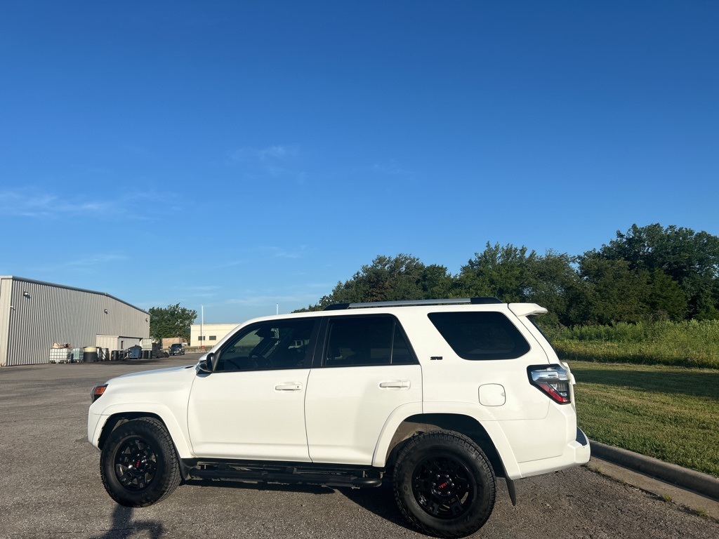 2021 Toyota 4Runner SR5 Premium photo 8