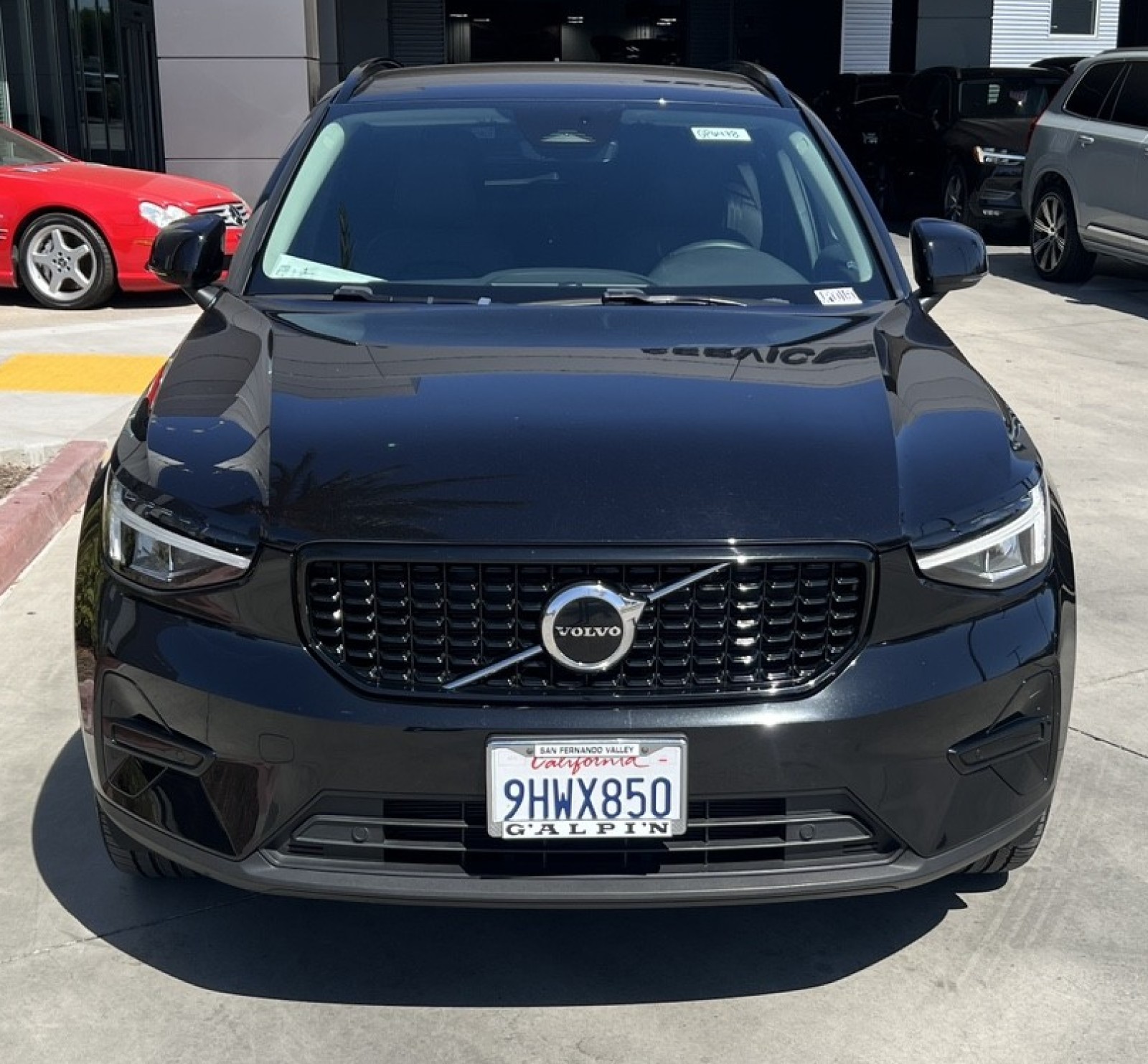 2024 Volvo XC40 Core photo 2