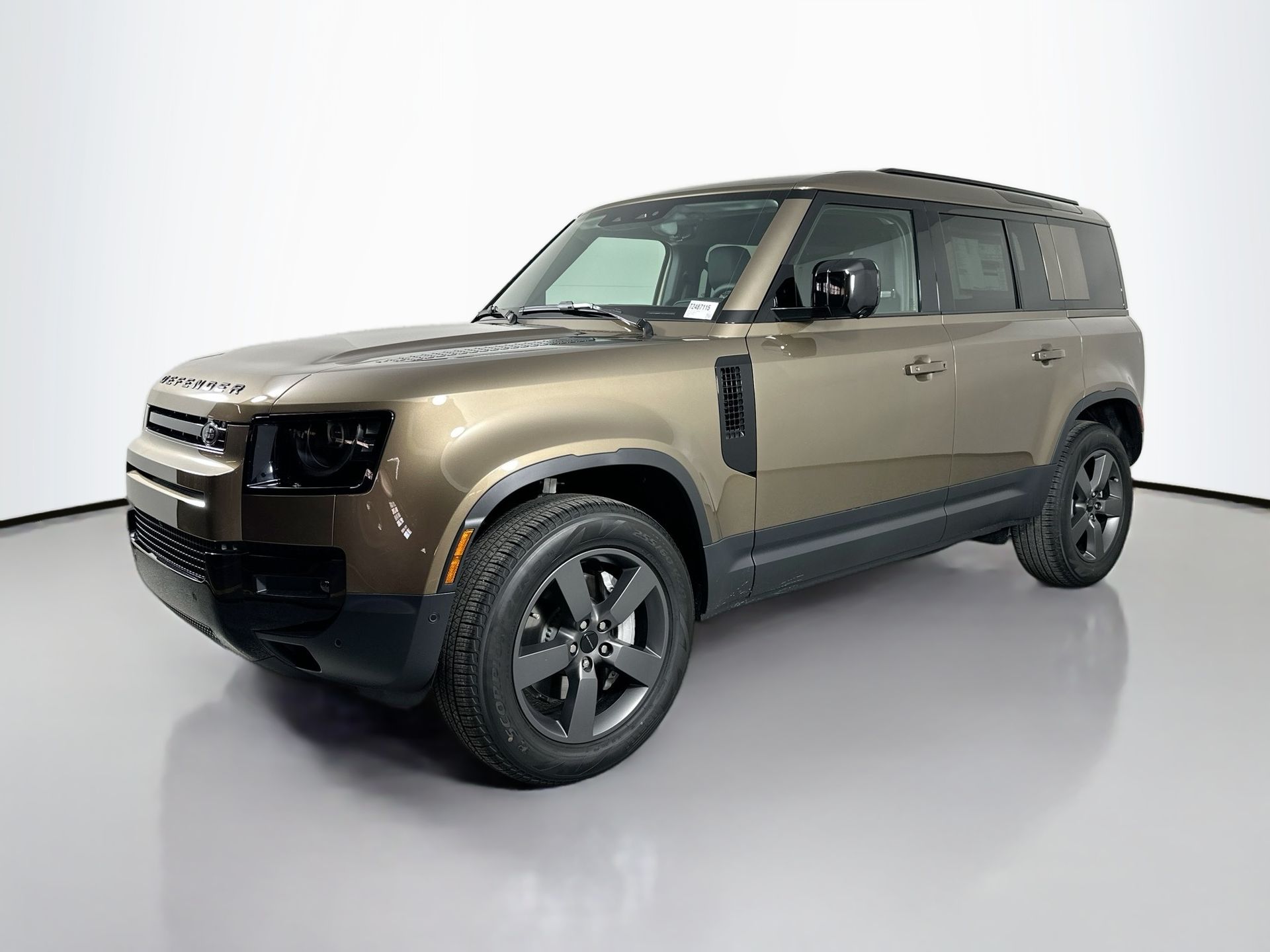 2026 Land Rover Defender S's photo