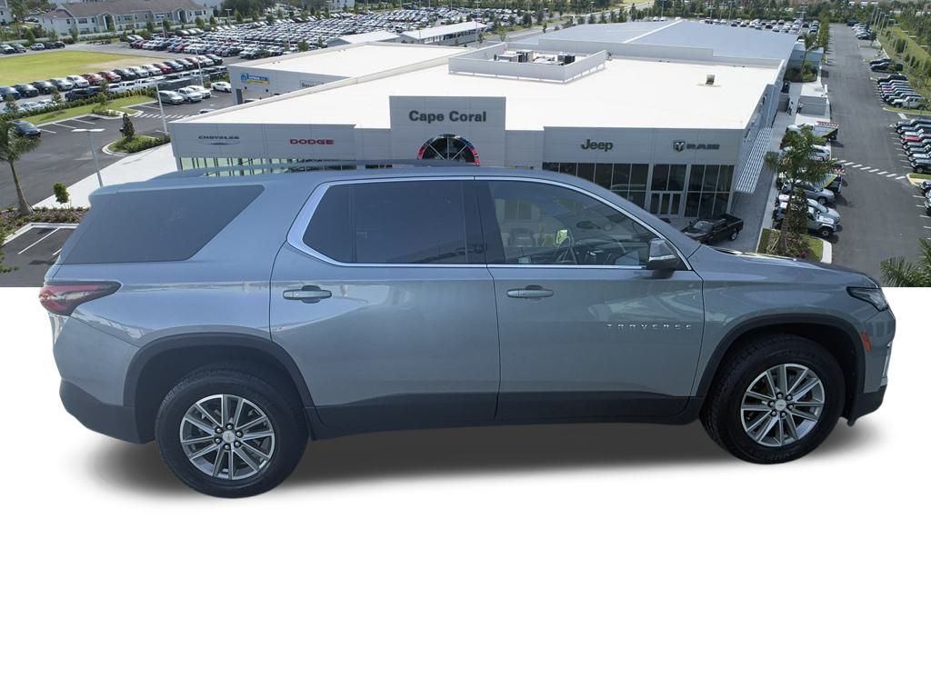2023 Chevrolet Traverse photo 2