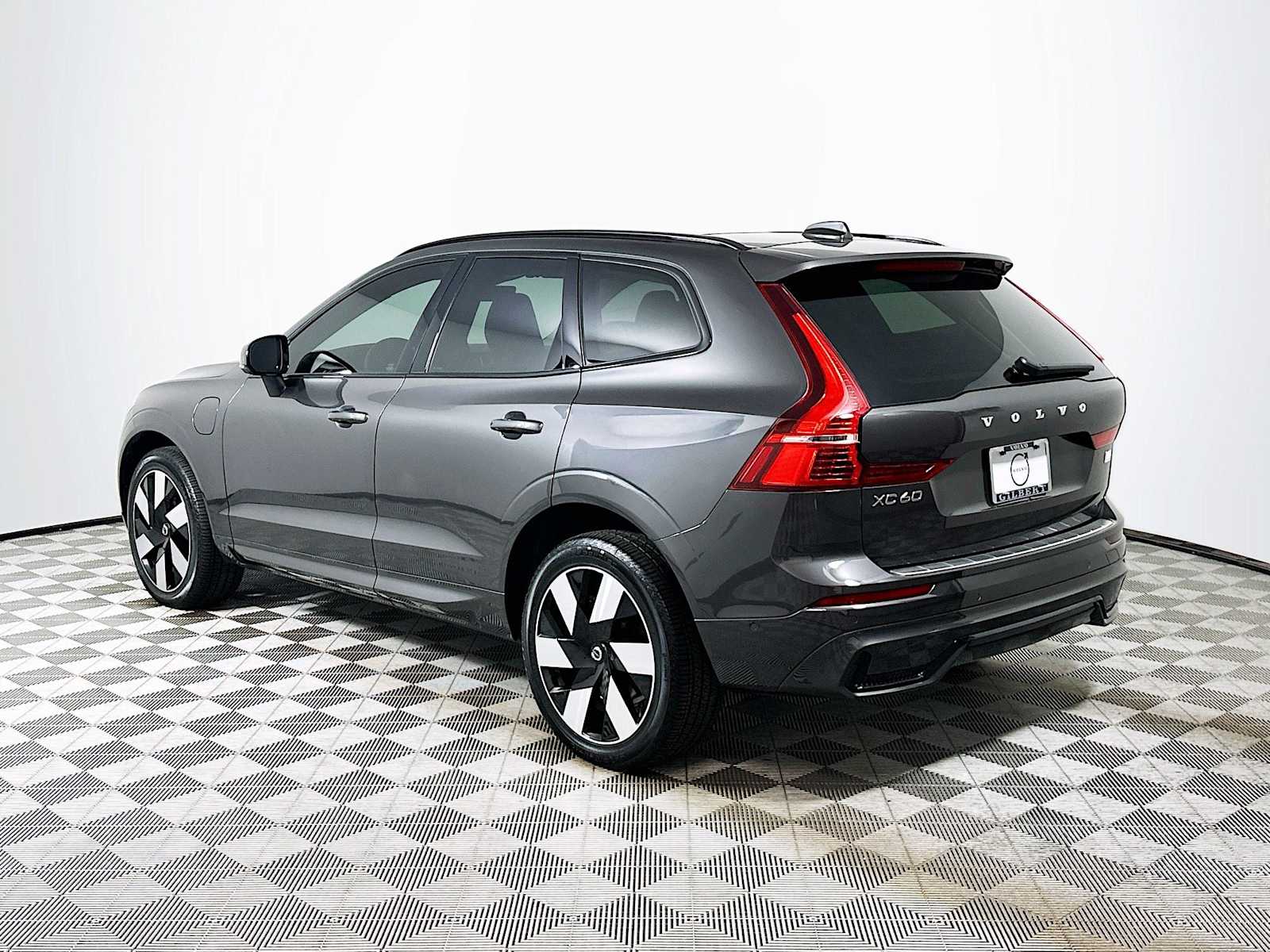 2024 Volvo XC60 Recharge T8 Plus photo 4