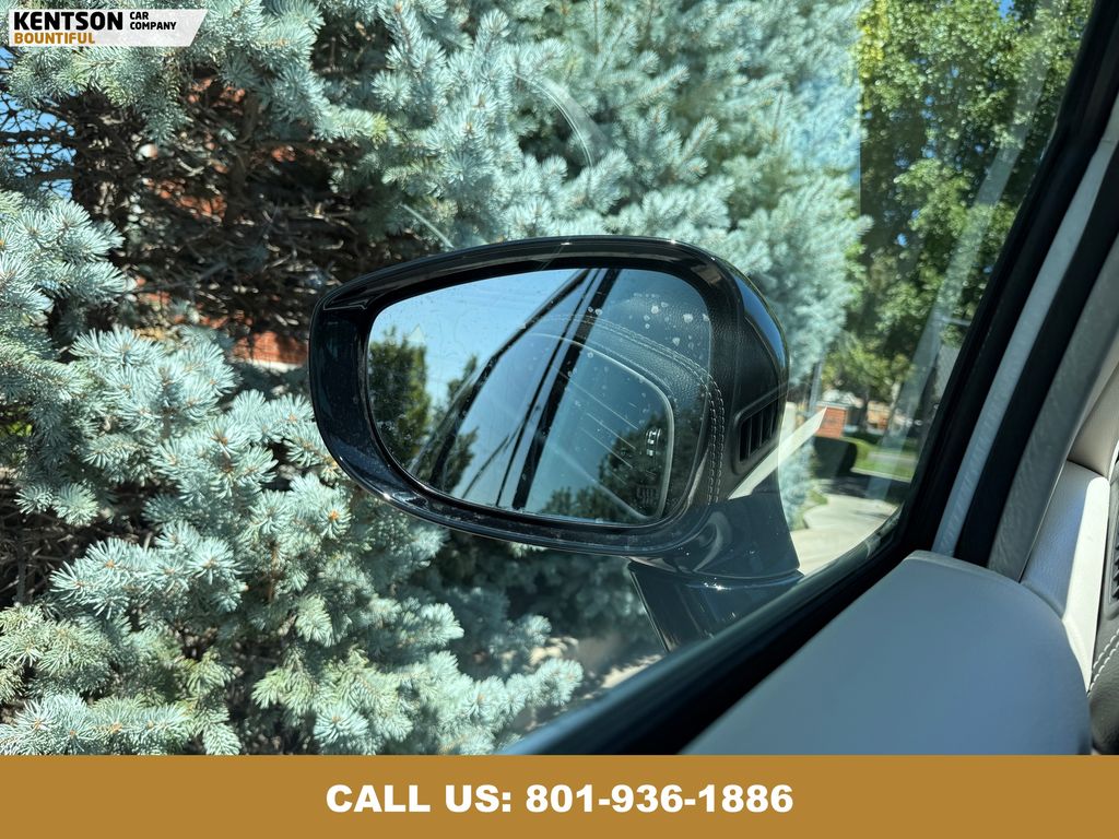 2024 Chrysler Pacifica Touring L photo 21