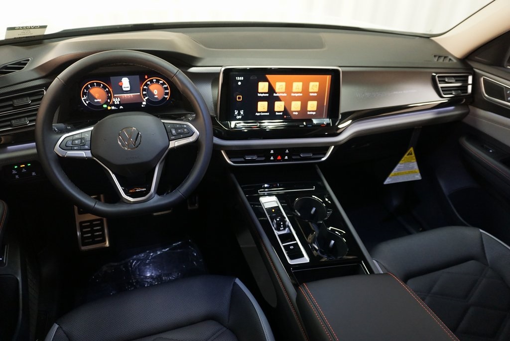 2025 Volkswagen Atlas Peak Edition SE photo 14