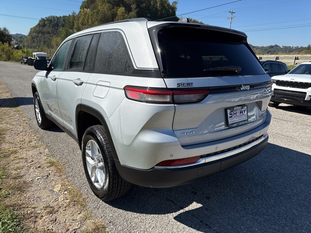 2025 Jeep Grand Cherokee Laredo X photo 4
