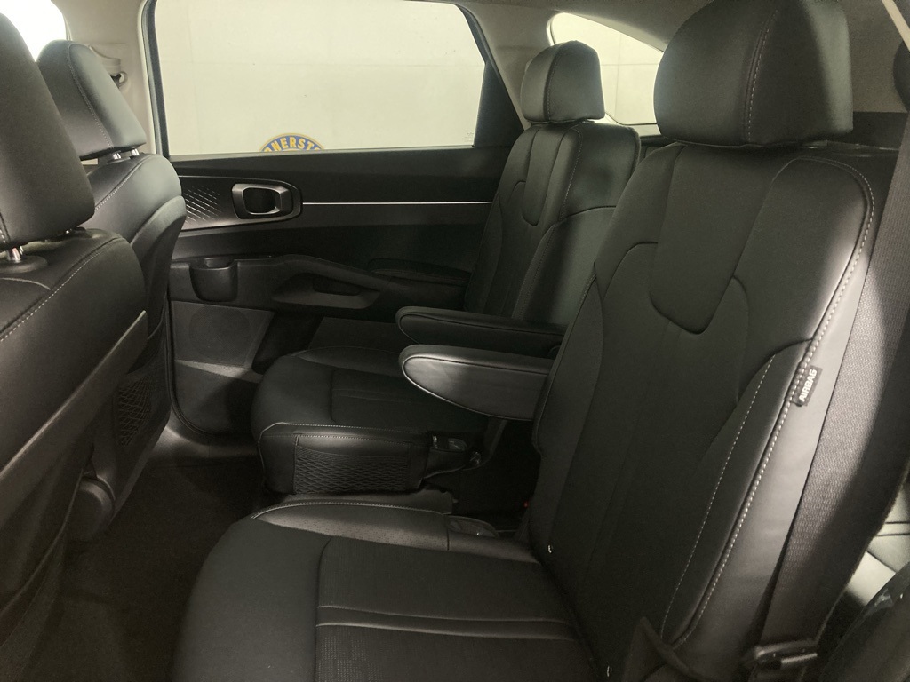 2025 Kia Sorento Hybrid EX photo 13