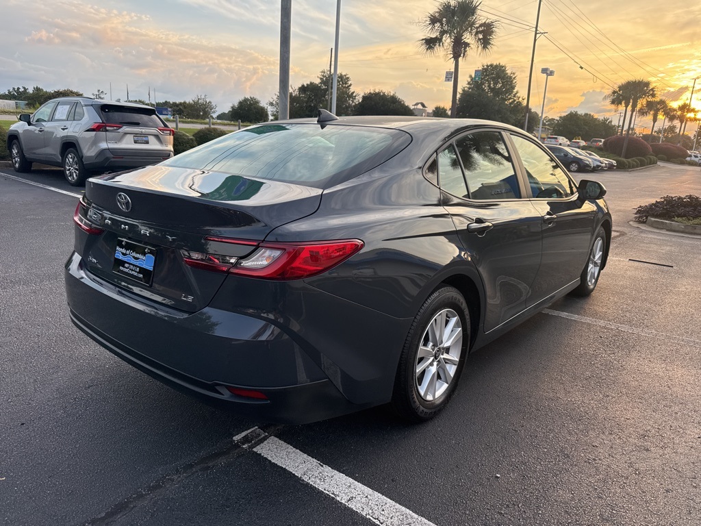 2025 Toyota Camry LE photo 3