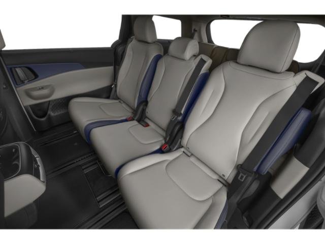 2026 Kia Carnival EX photo 13