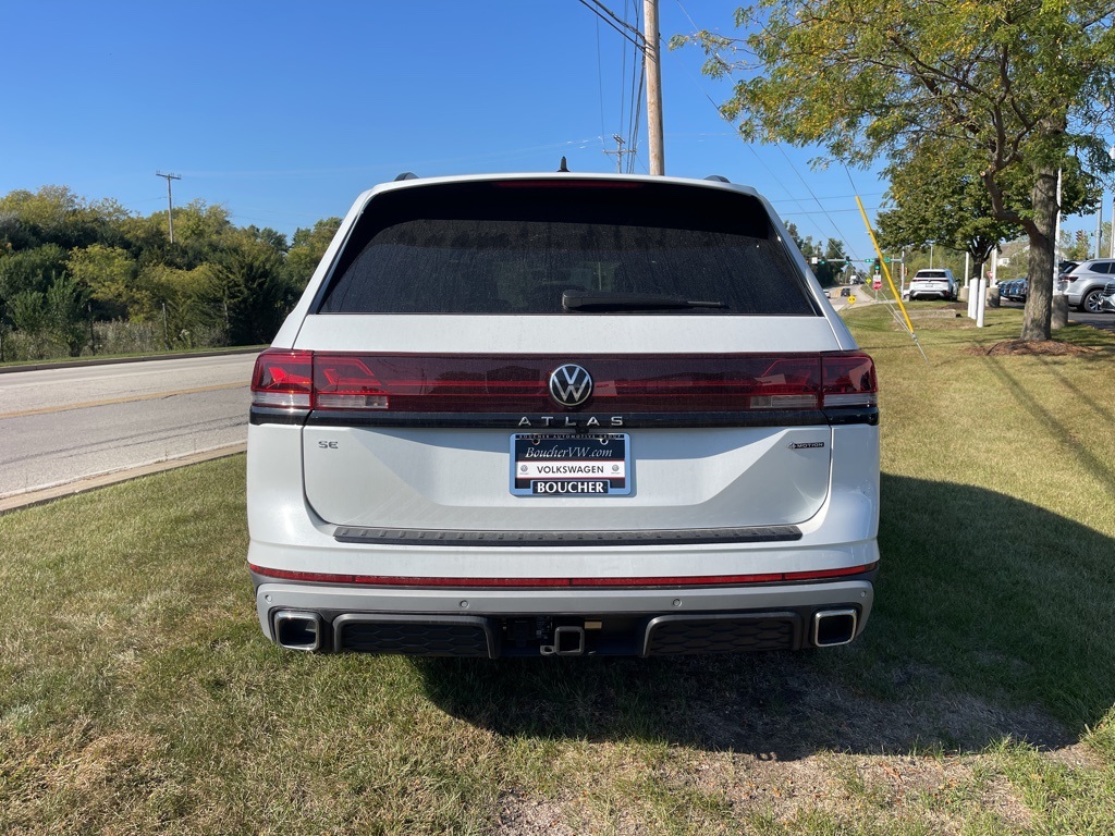 2026 Volkswagen Atlas Peak Edition SE photo 2