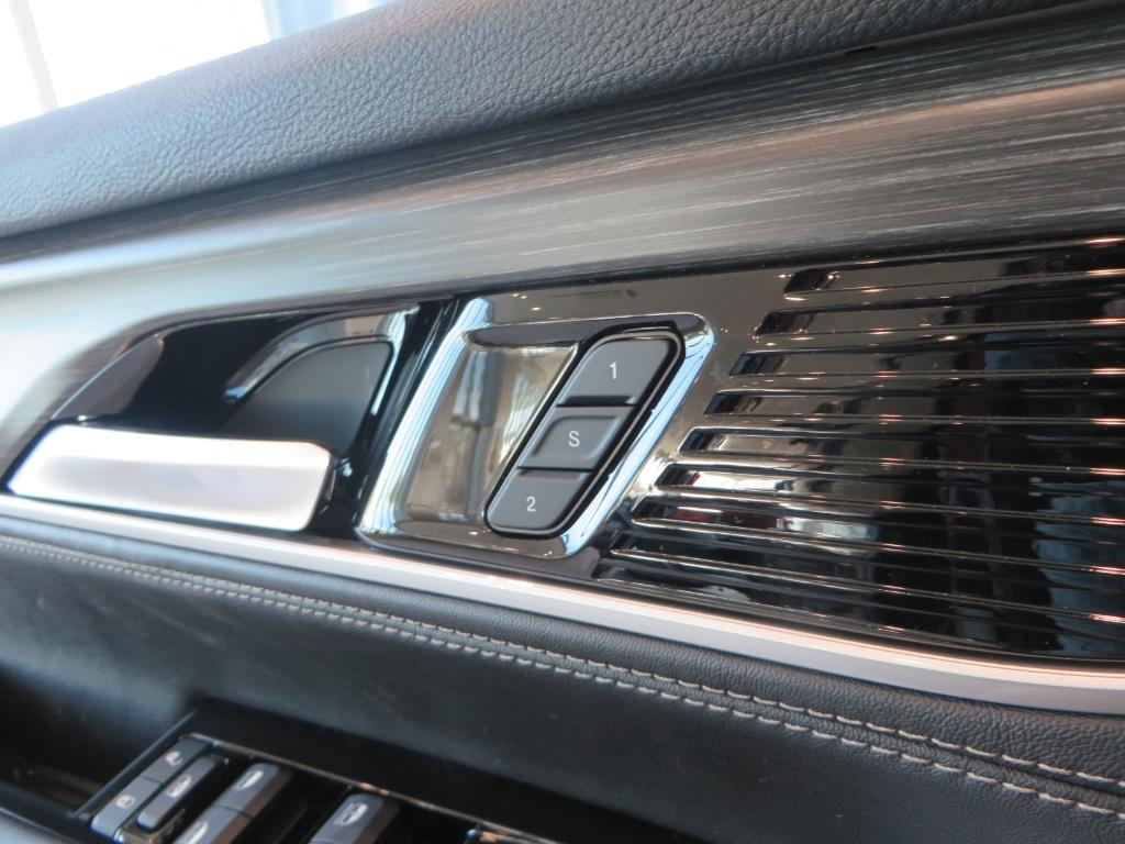 2024 Jeep Wagoneer Series II photo 19