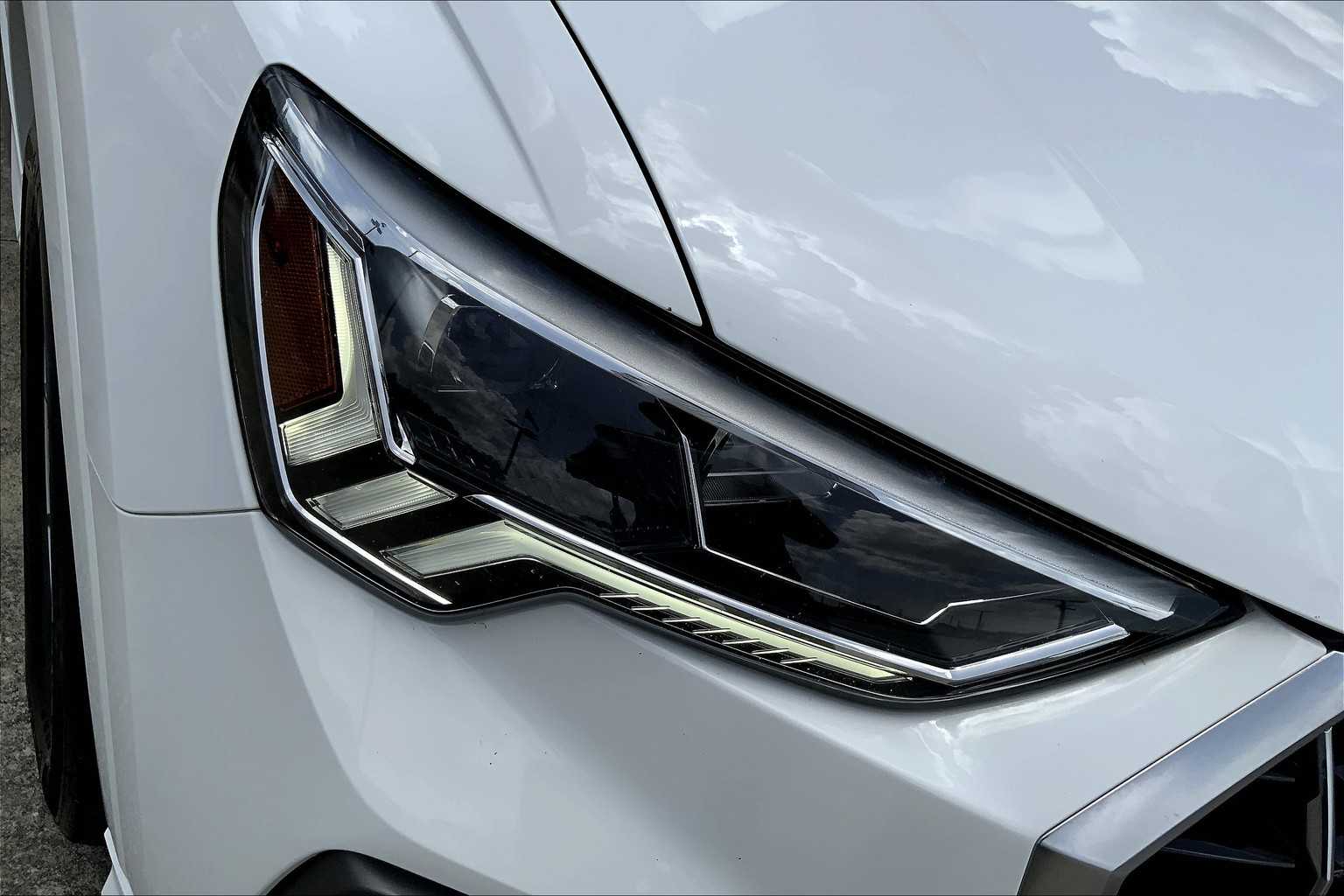 2023 Audi Q3 S line Premium photo 25