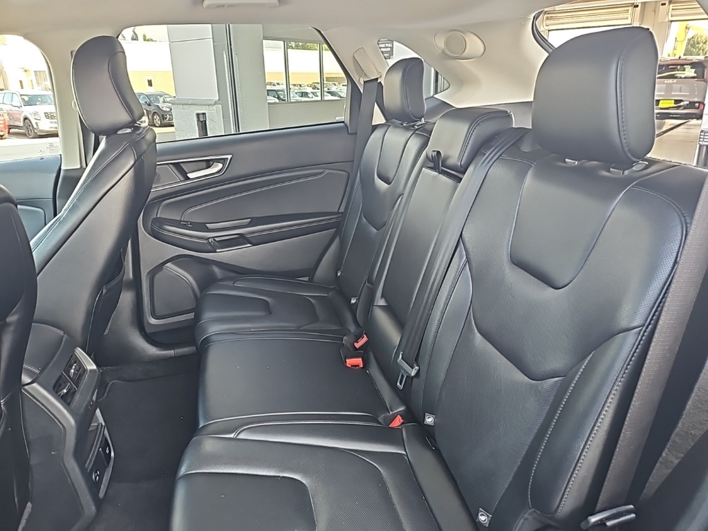 2022 Ford Edge Titanium photo 22