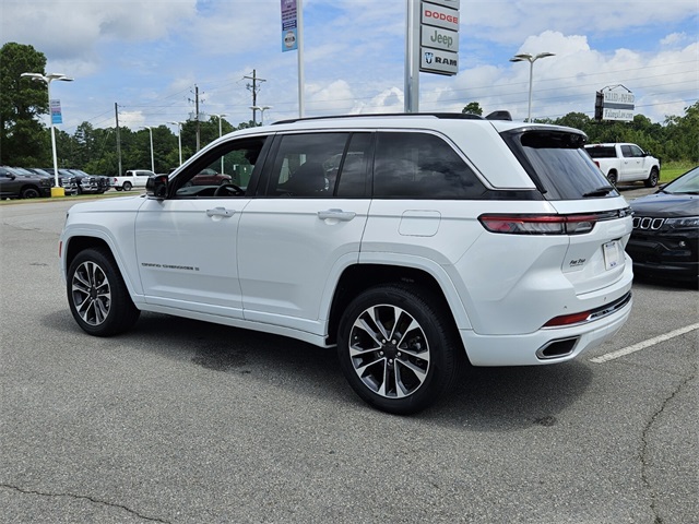 2023 Jeep Grand Cherokee Overland photo 10
