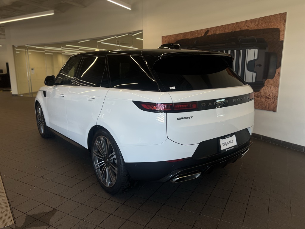 2025 Land Rover Range Rover Sport SE photo 3