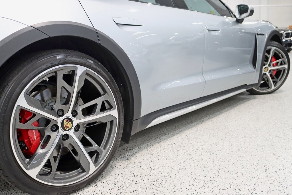 2023 Porsche Taycan Cross Turismo 4S photo 12