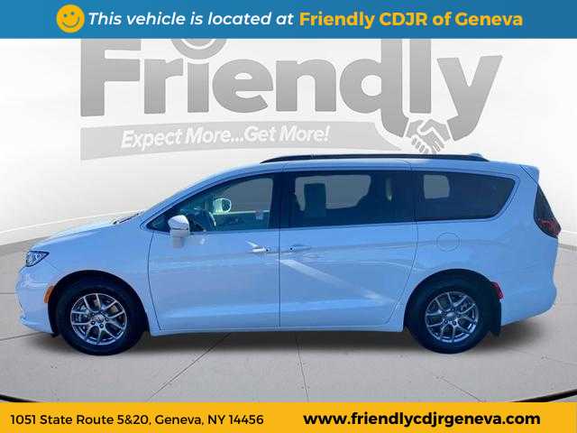 2021 Chrysler Pacifica Touring photo 8