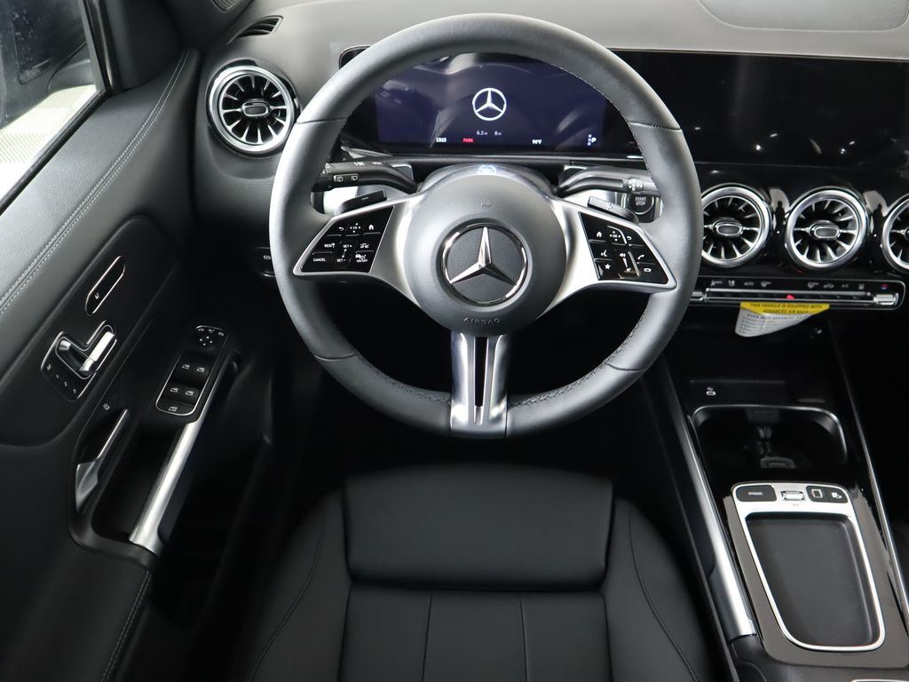 2025 Mercedes Benz EQB photo 6
