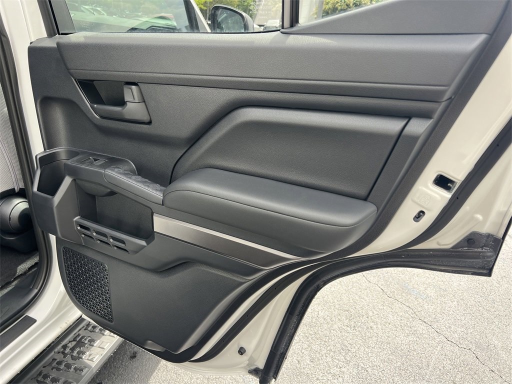 2025 Toyota 4Runner photo 16
