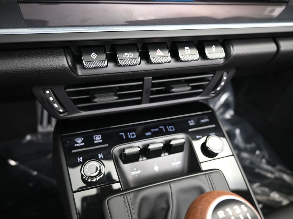 2026 Porsche 911 T photo 20
