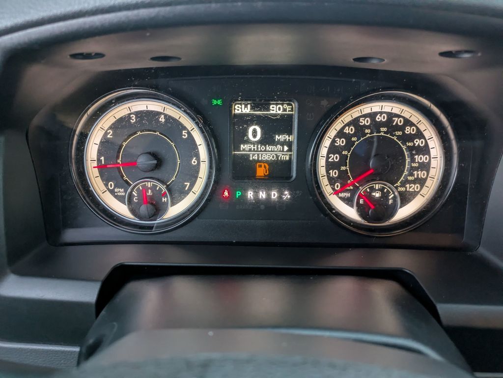2016 Ram 1500 SLT photo 16