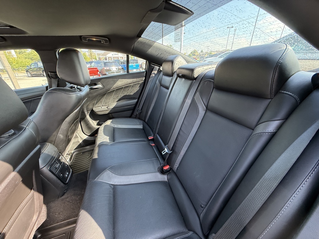 2020 Dodge Charger SXT photo 25