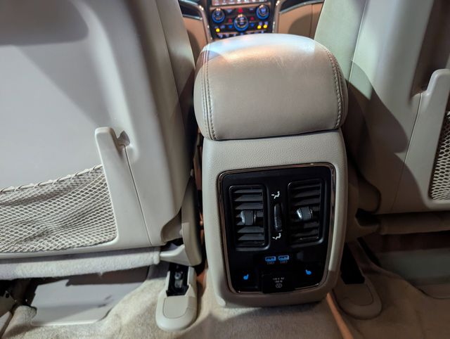 2017 Jeep Grand Cherokee Overland photo 25