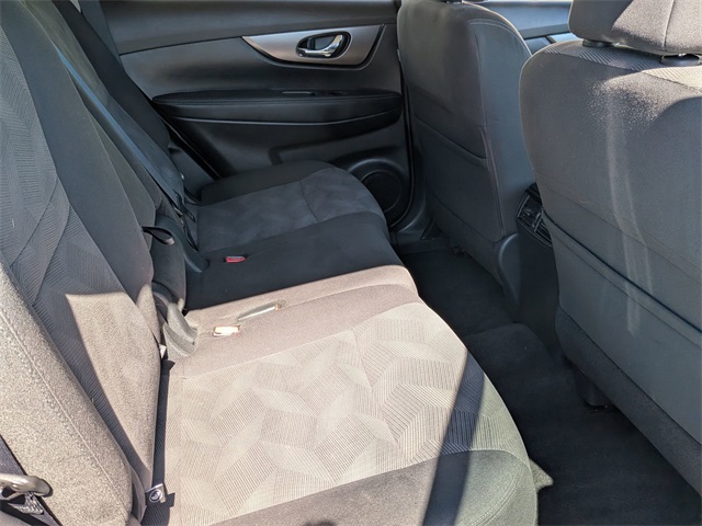 2016 Nissan Rogue SV photo 24