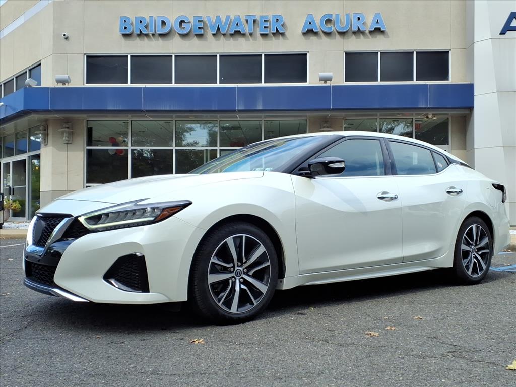 2023 Nissan Maxima SV's photo