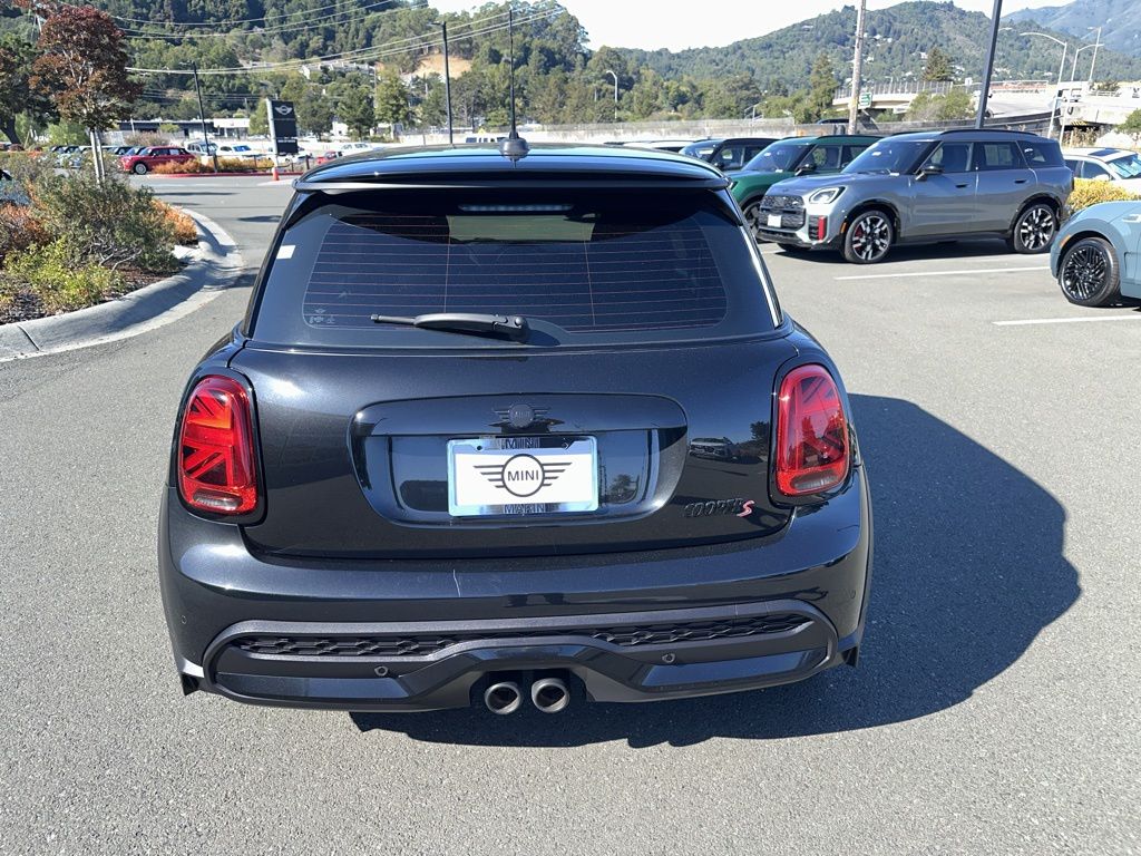 2023 Mini Cooper S Iconic photo 4