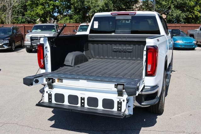 Used 2024 White GMC SLT image 10