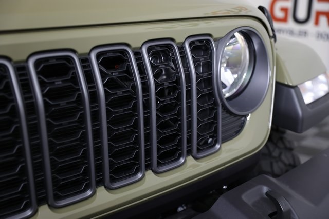 2025 Jeep Gladiator Sport photo 4